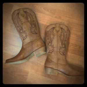 Never been worn Cowgirl boots!